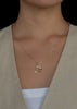 Collar silueta corazón con mariposa