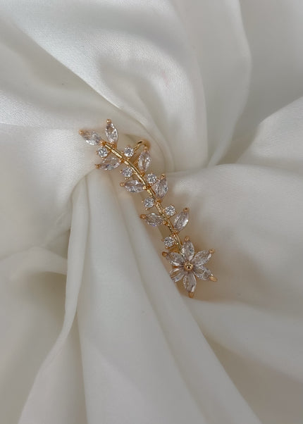 Pin Ear cuff curveado flor