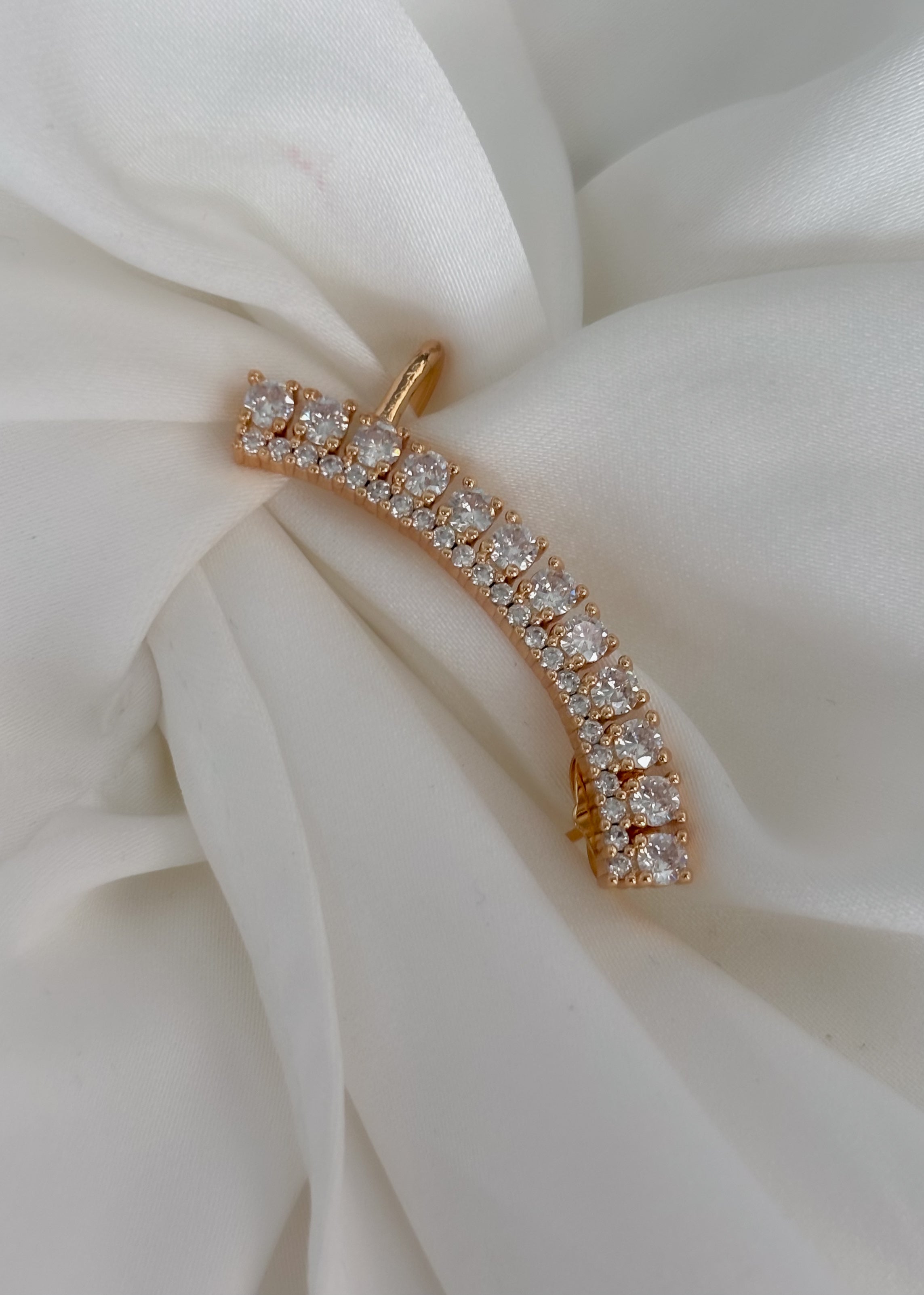 Pin Ear cuff curveado brillos grandes y mini