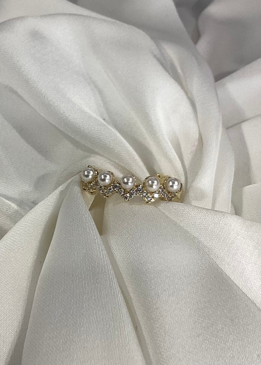 Anillo zig Zag con perlas en la parte superior