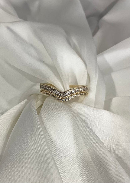 Anillo doble medio corazón con zirconias