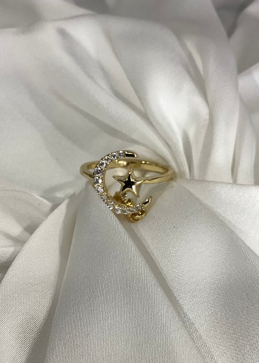 Anillo luna con dijes estrellas