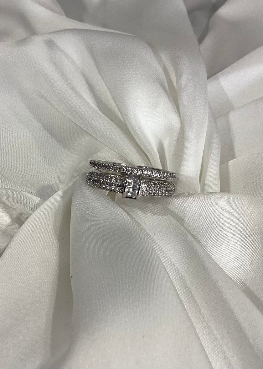 Anillo doble plateado con brillos