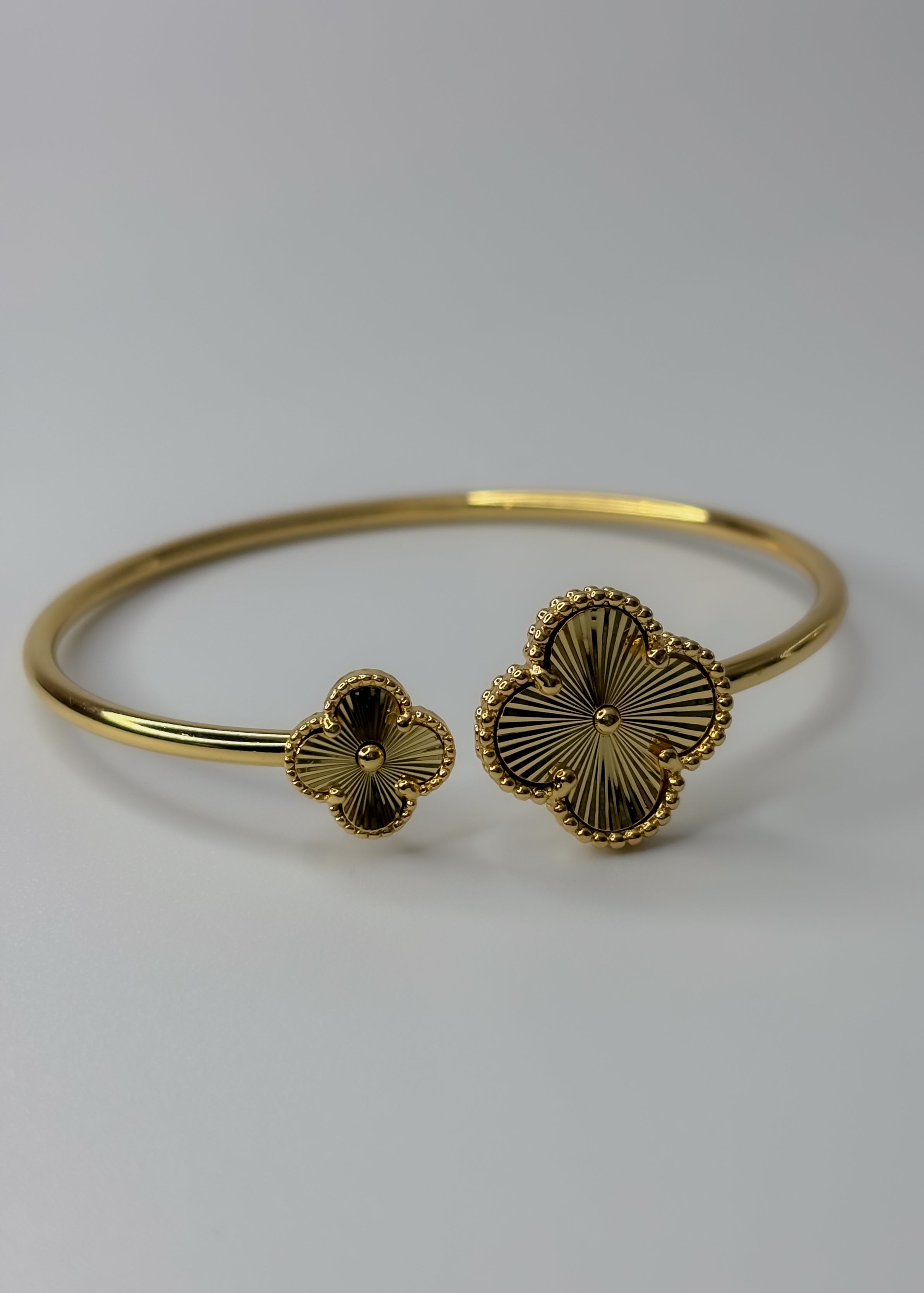 brazalete trebol liso