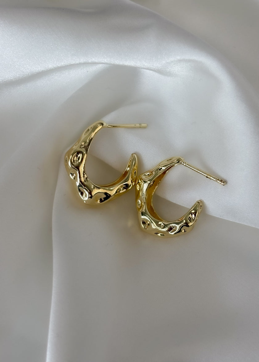 Aretes media luna con textura