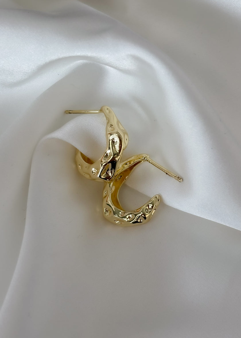 Aretes media luna con textura