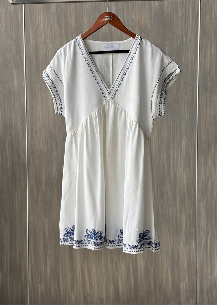 Vestido corto con tejido