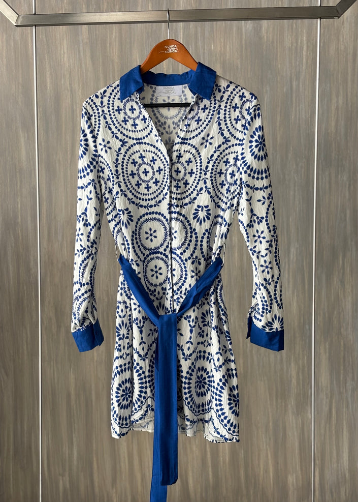 Vestido corto con cinto