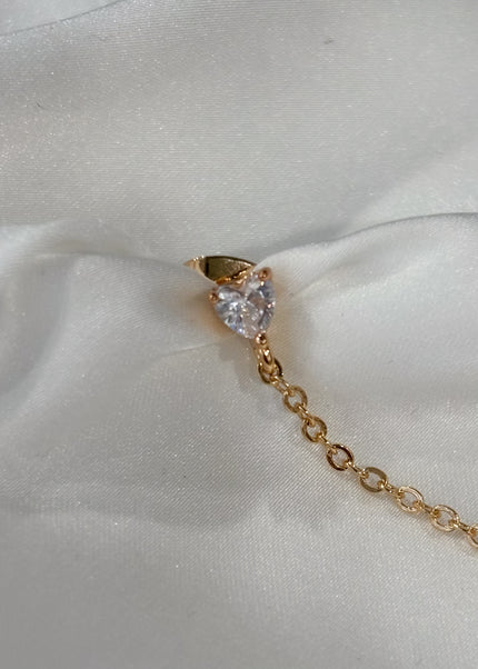 Arracada larga corazones brillo