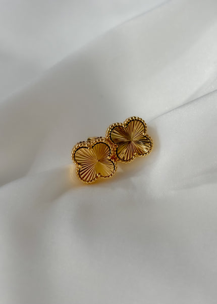 Aretes trebol dorado