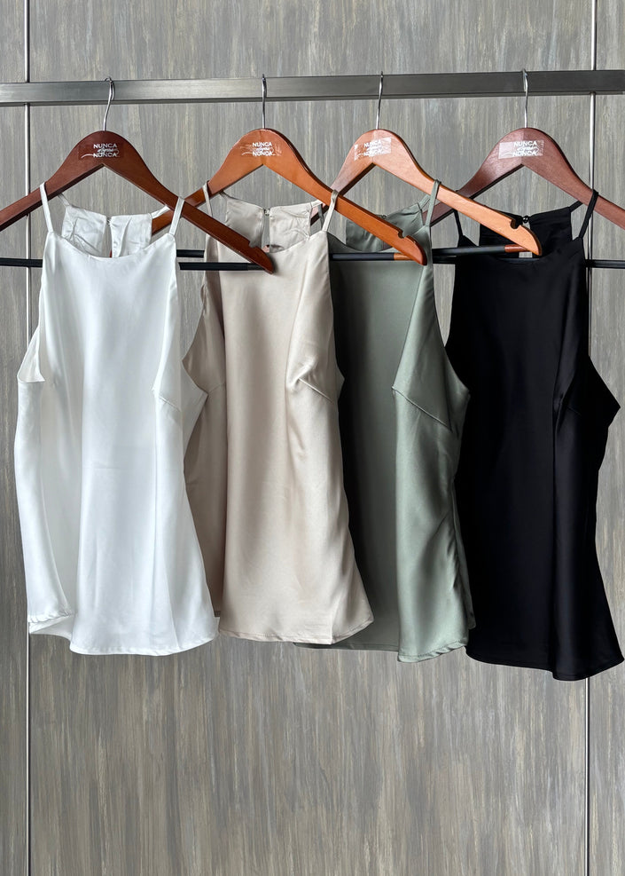 Blusa satinada con tirantes