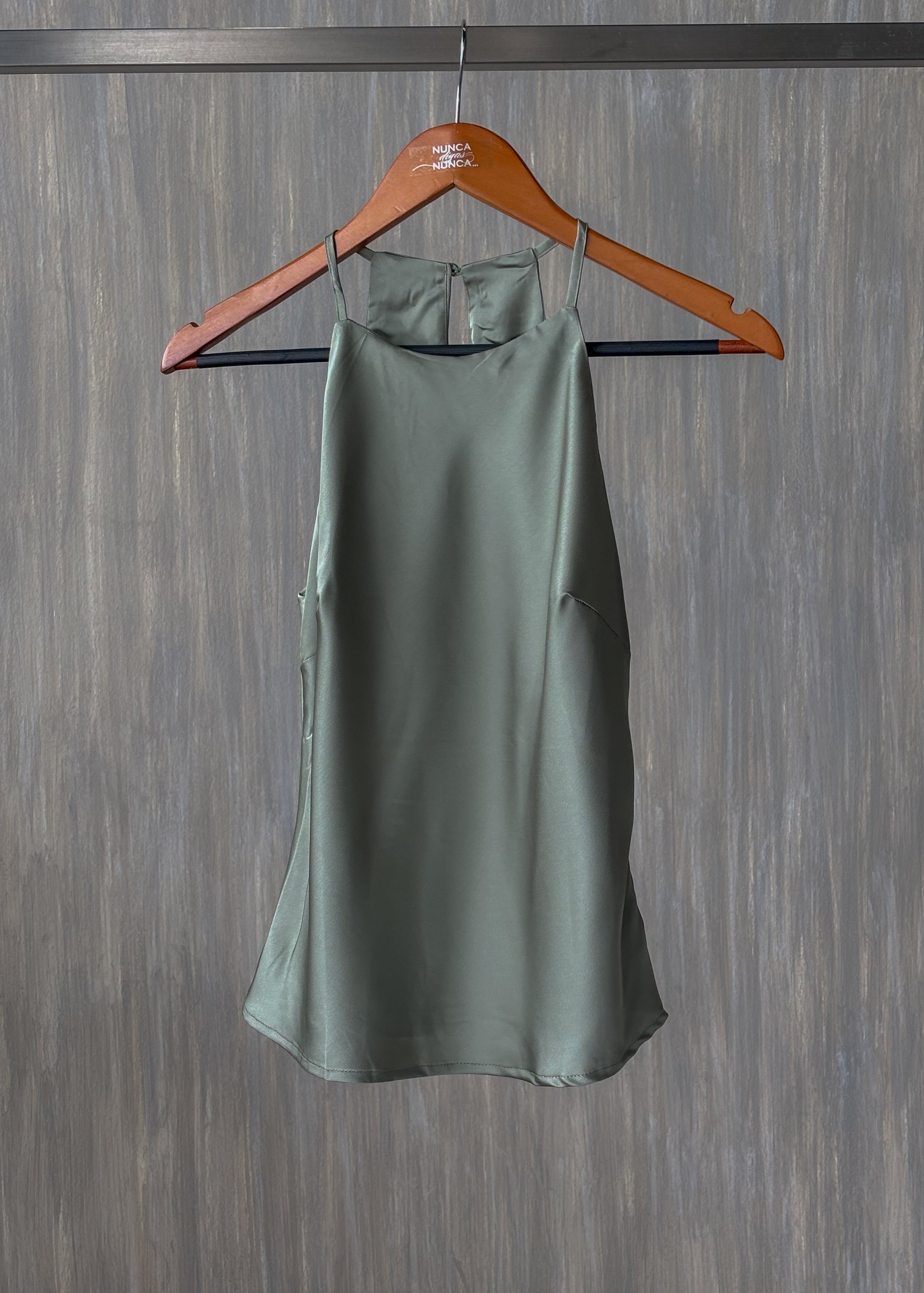 Blusa satinada con tirantes