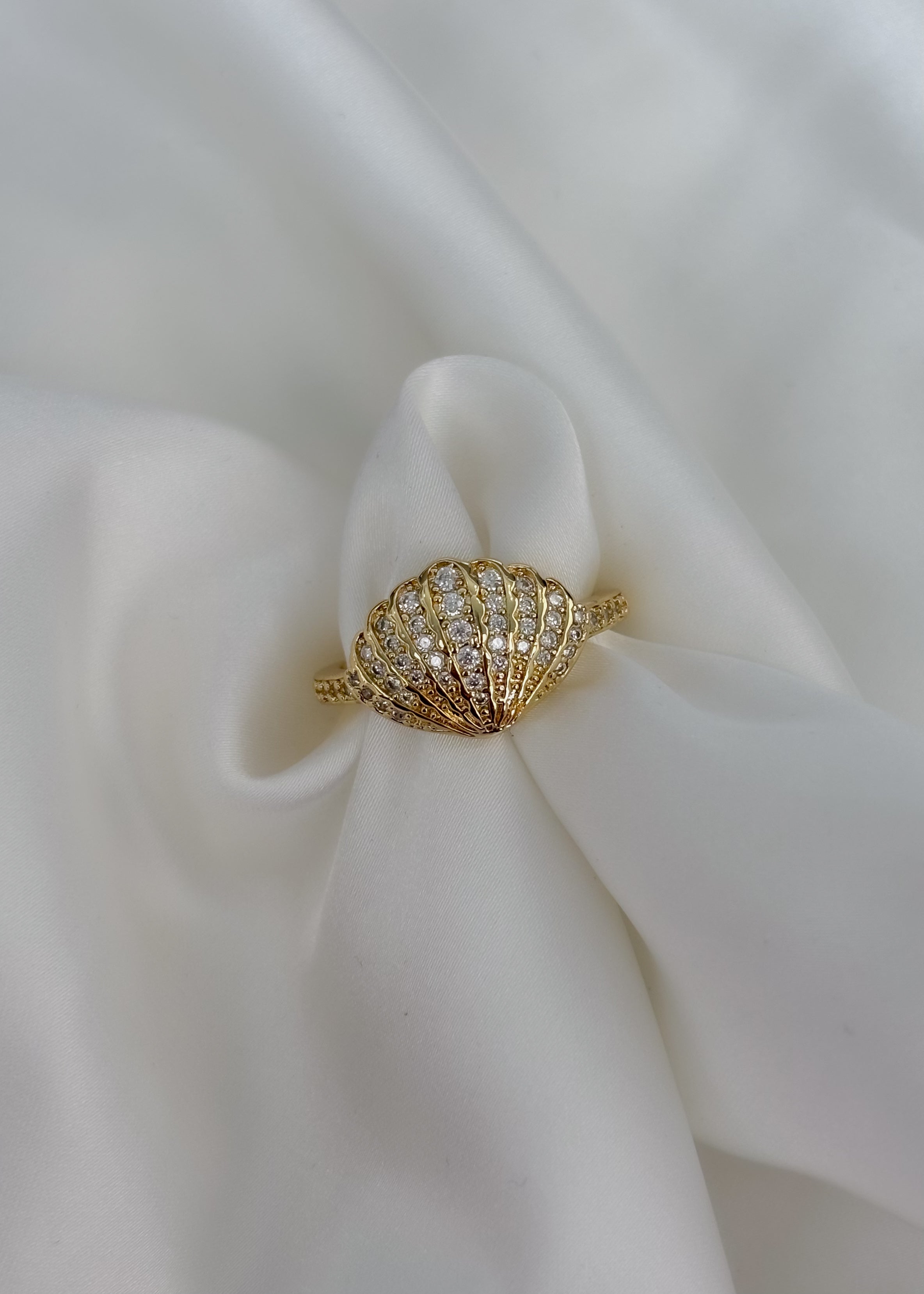 Anillo conchita con brillos
