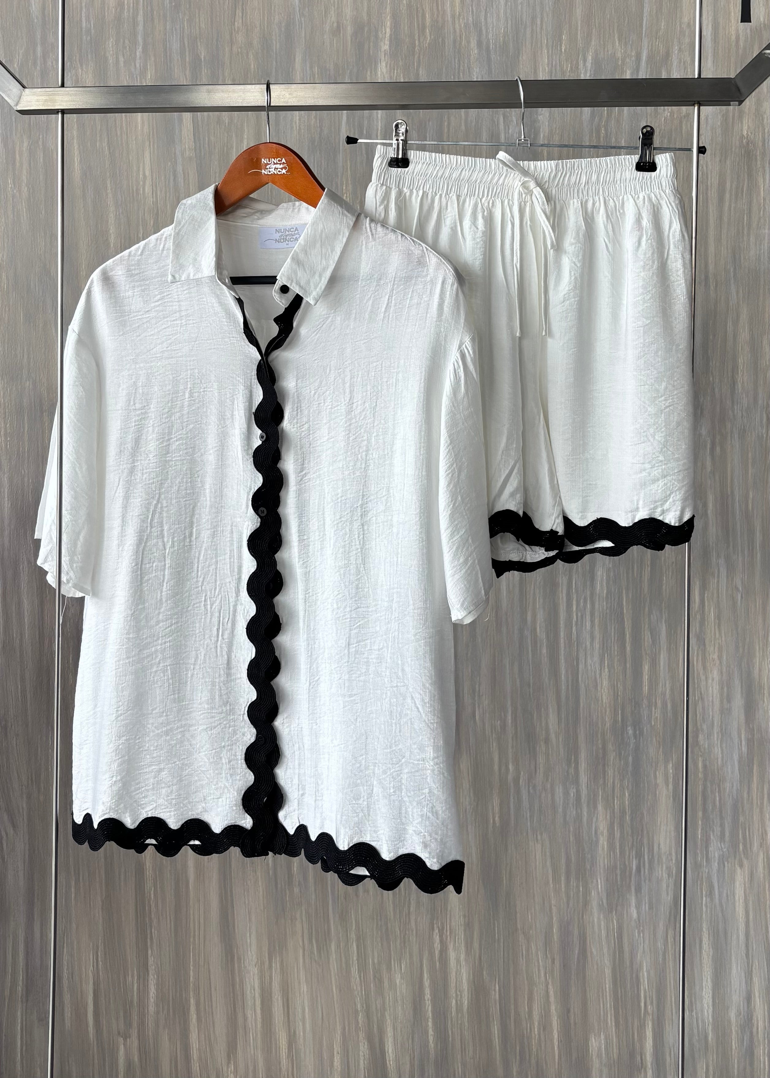 Conjunto blusa y short con olanes