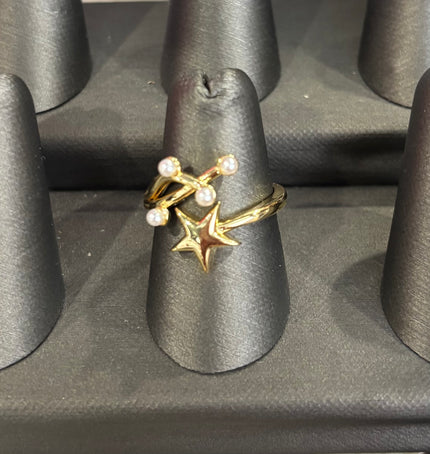 Anillo de estrella con perlas