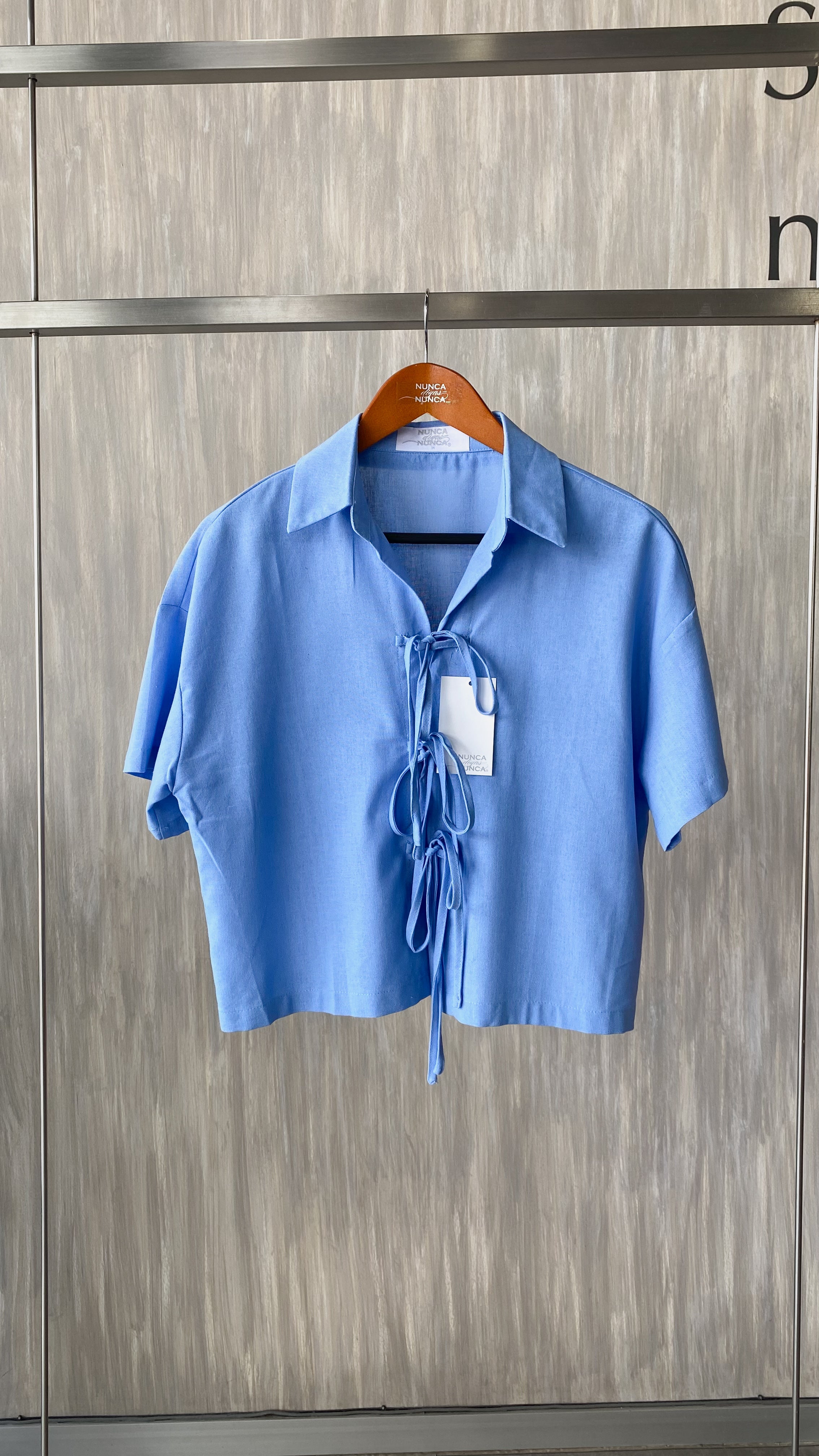 Camisa con lazos