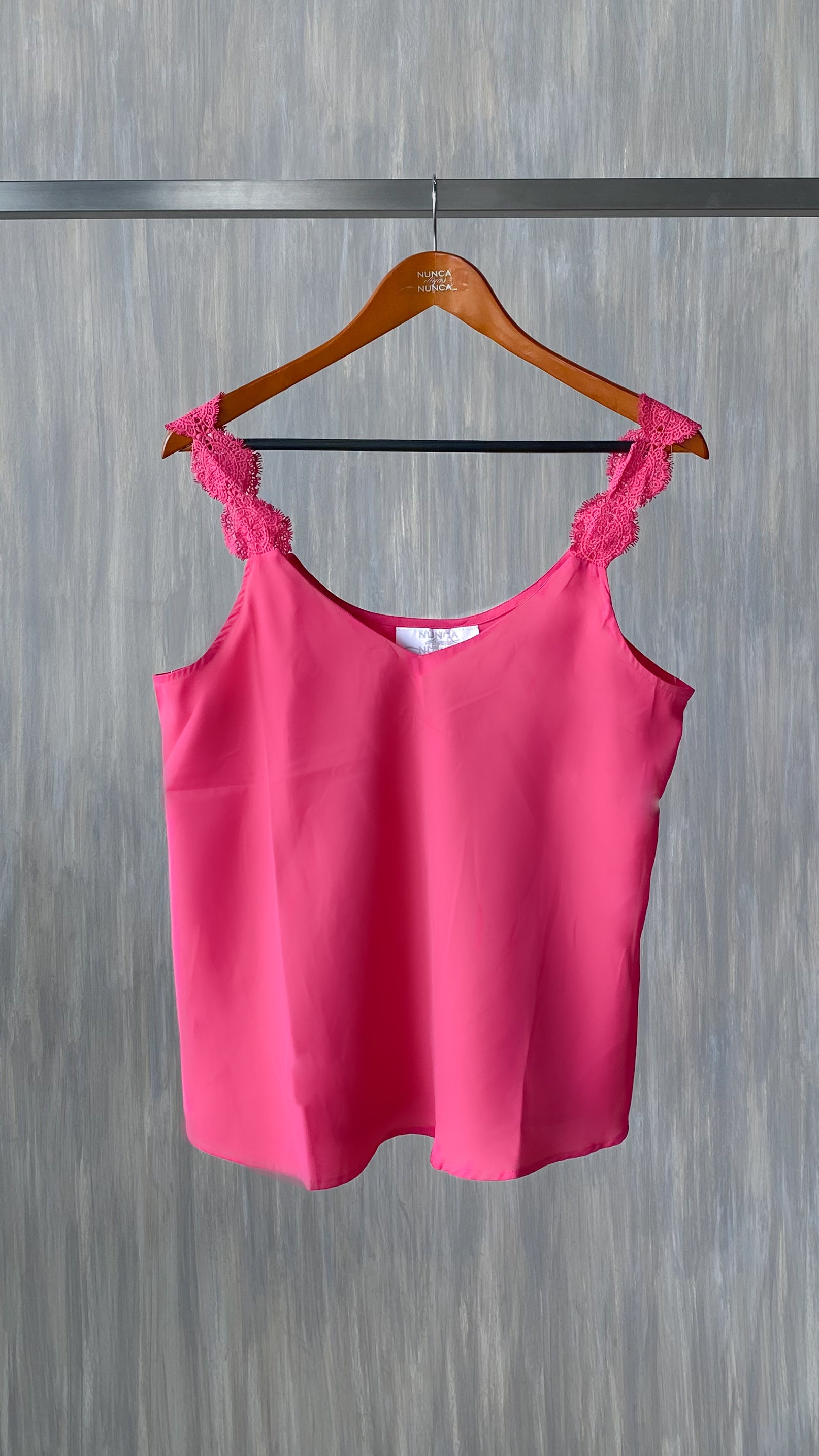 Blusa de tirantes encaje