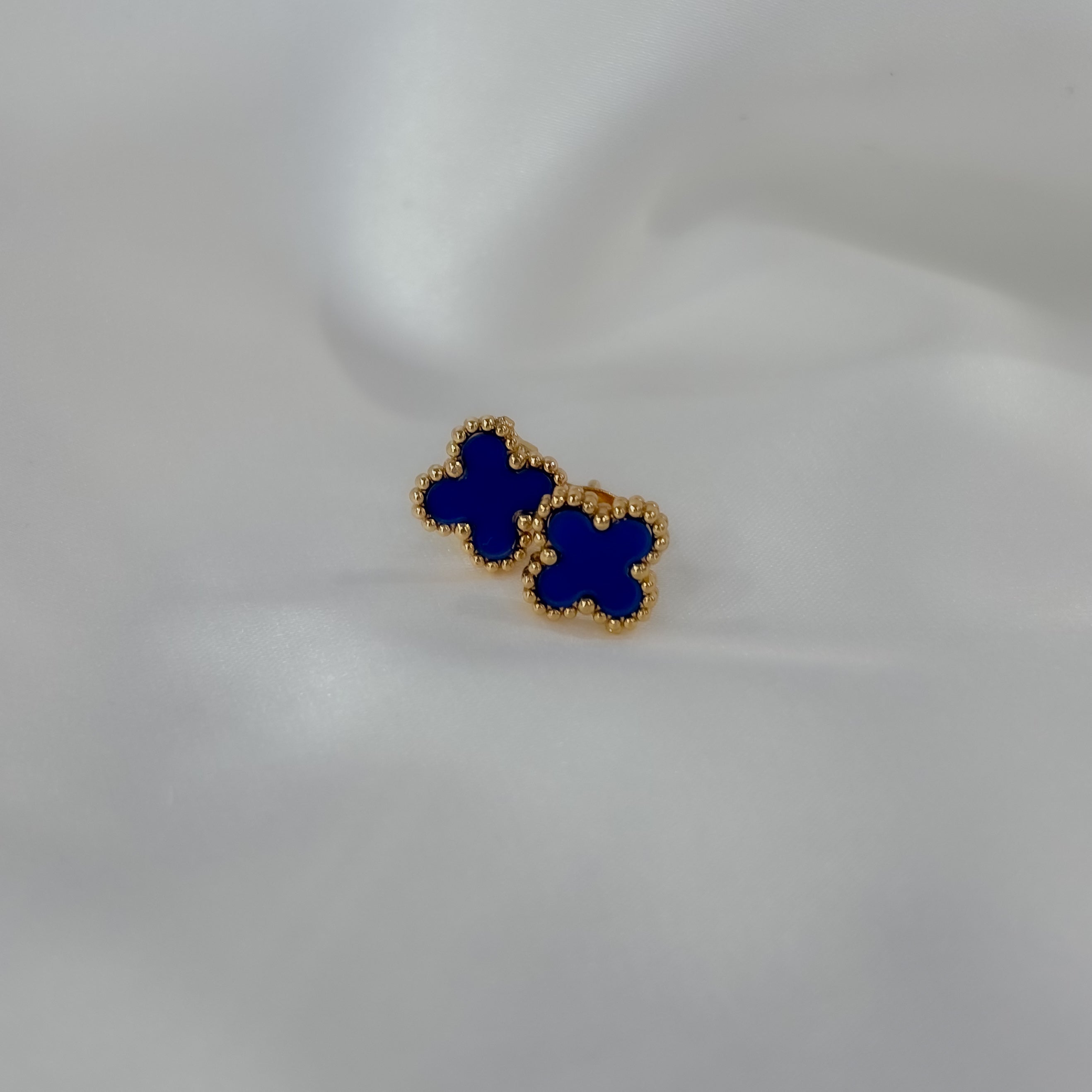 Aretes mini trébol colores