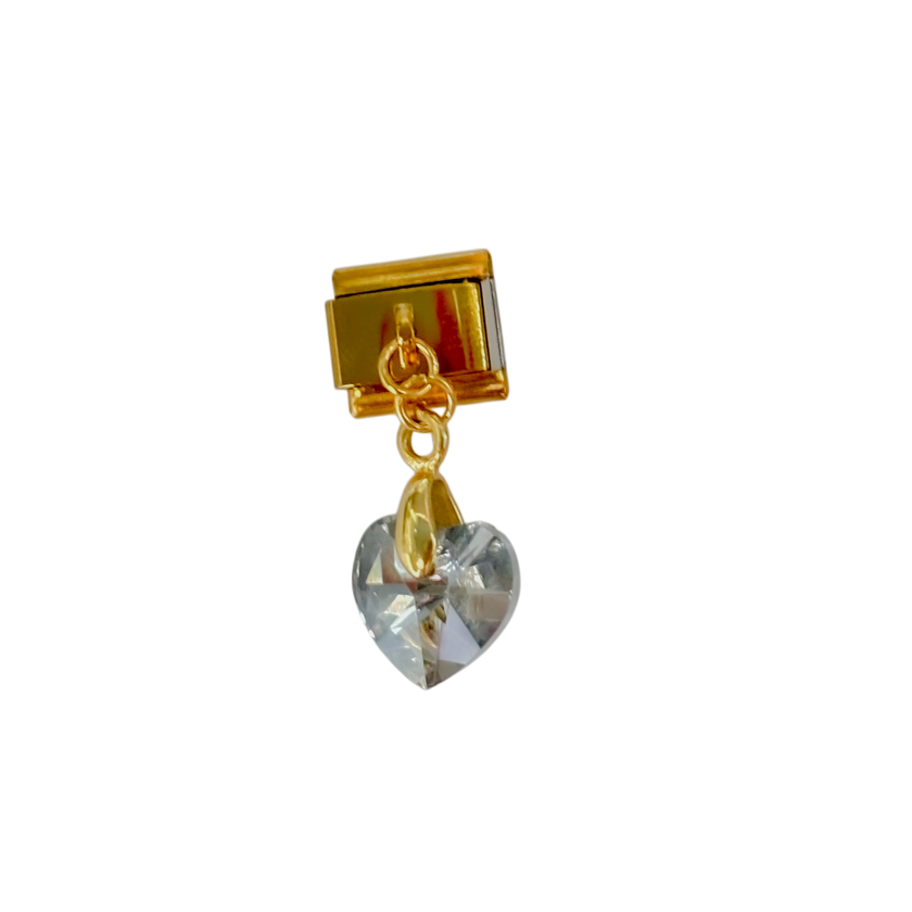 Charm con dije piedra corazón