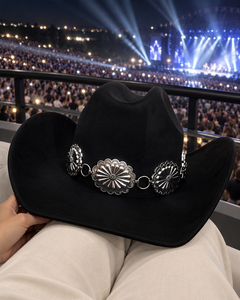 Sombrero western negro con flores plateadas