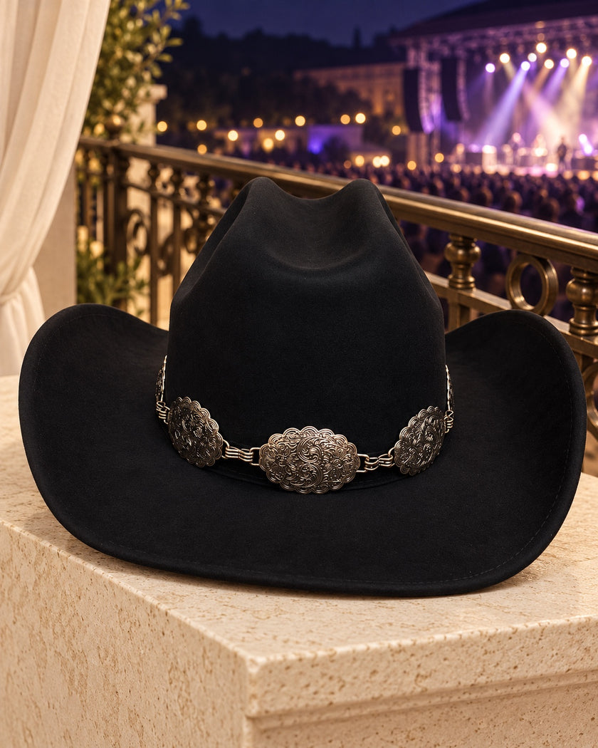 Sombrero western negro con medallones florales grabados