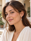 Aretes NDN1028 en modelo