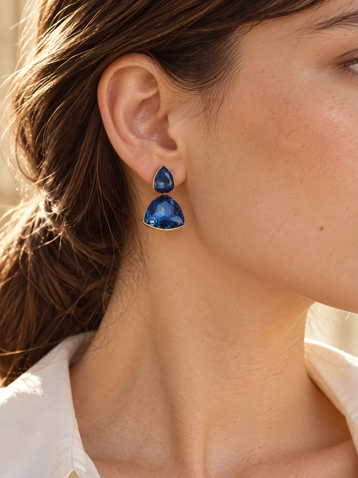 Aretes NDN8683 azul en modelo