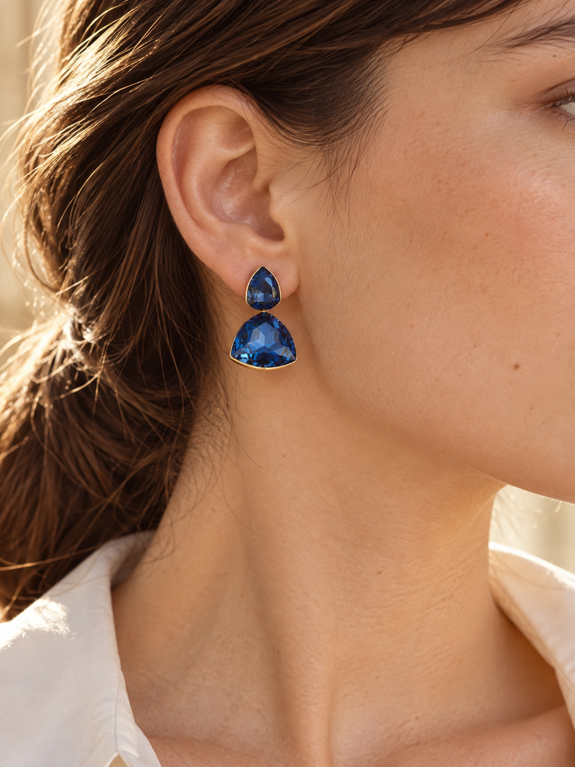 Aretes NDN8683 azul en modelo